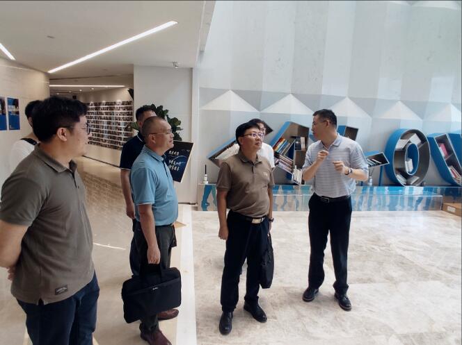 蕾奥动态 | 英德市潘常委一行莅临蕾奥考察交流